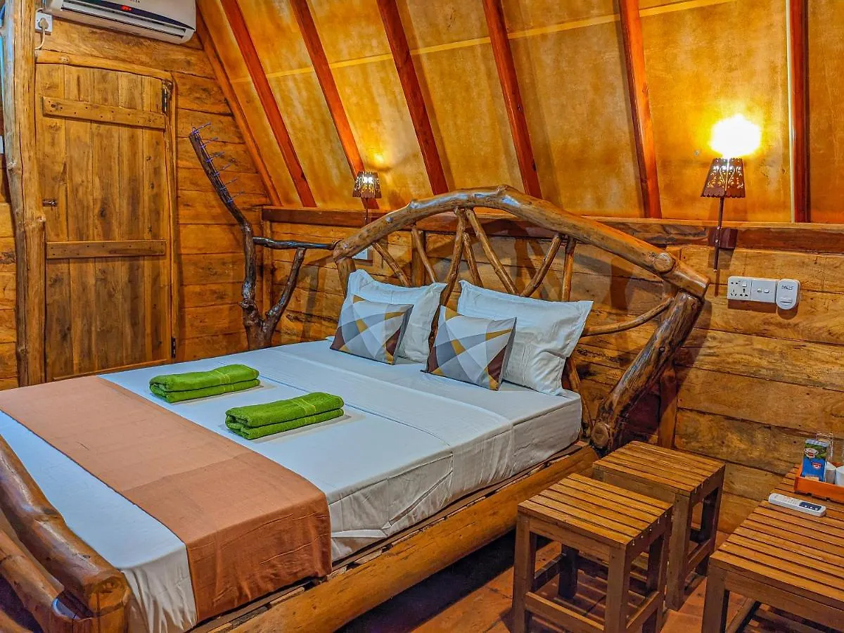 Wooden Cabana Sigiriya 2*,