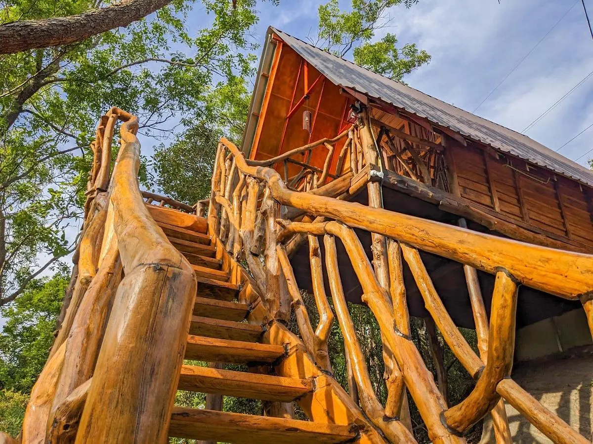 Wooden Cabana Sigiriya 2*,